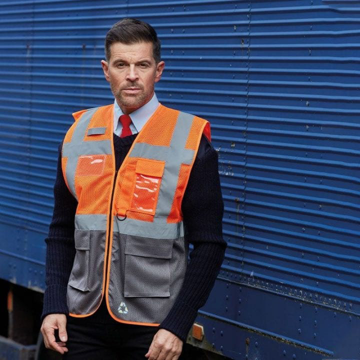 Custom branded workwear clothing from Smart Design UK. We supply branded workwear across Kent, including Ashford, Whitstable, Folkestone and more.